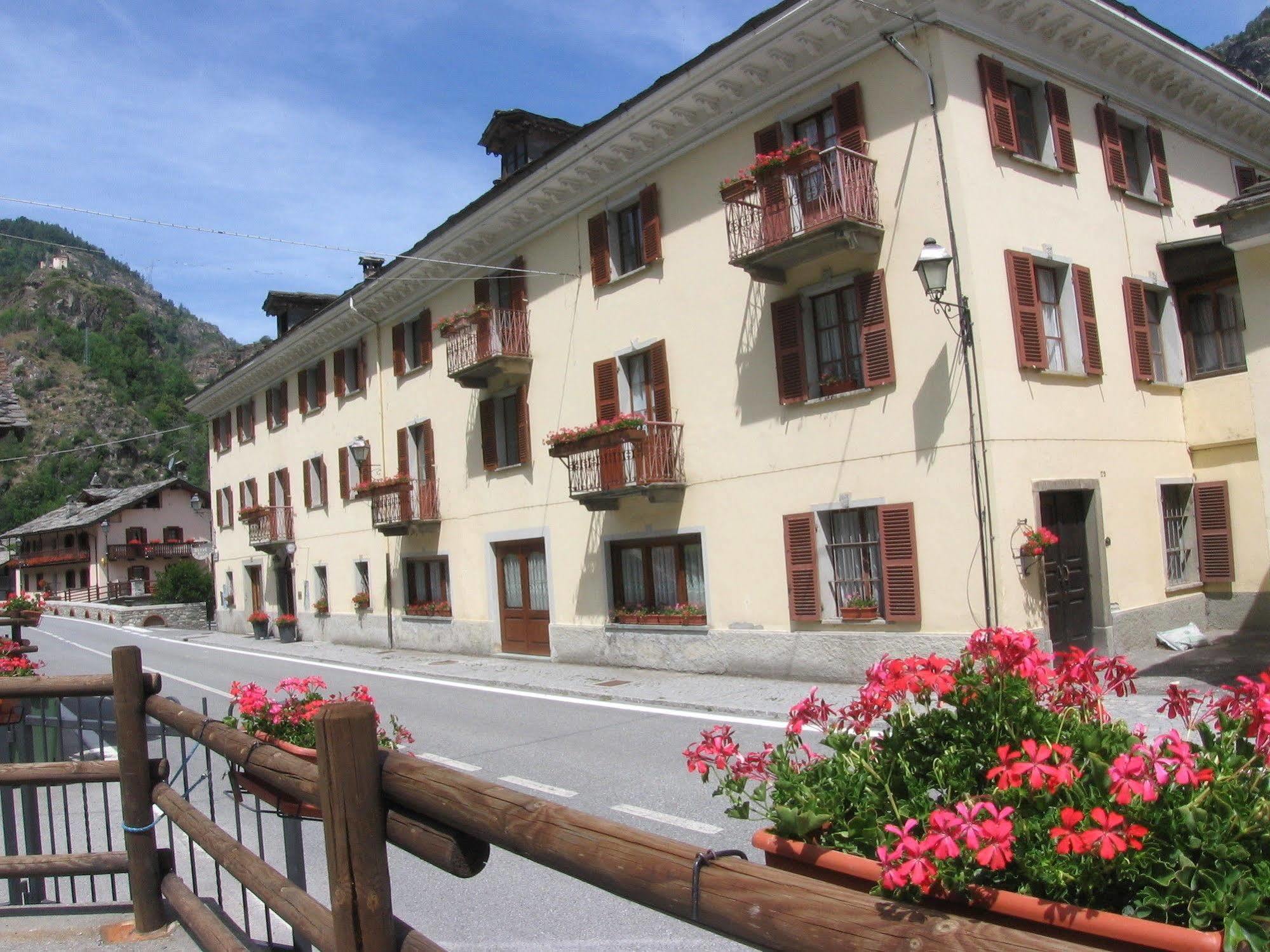 Hotel Col Du Mont Arvier Exterior photo